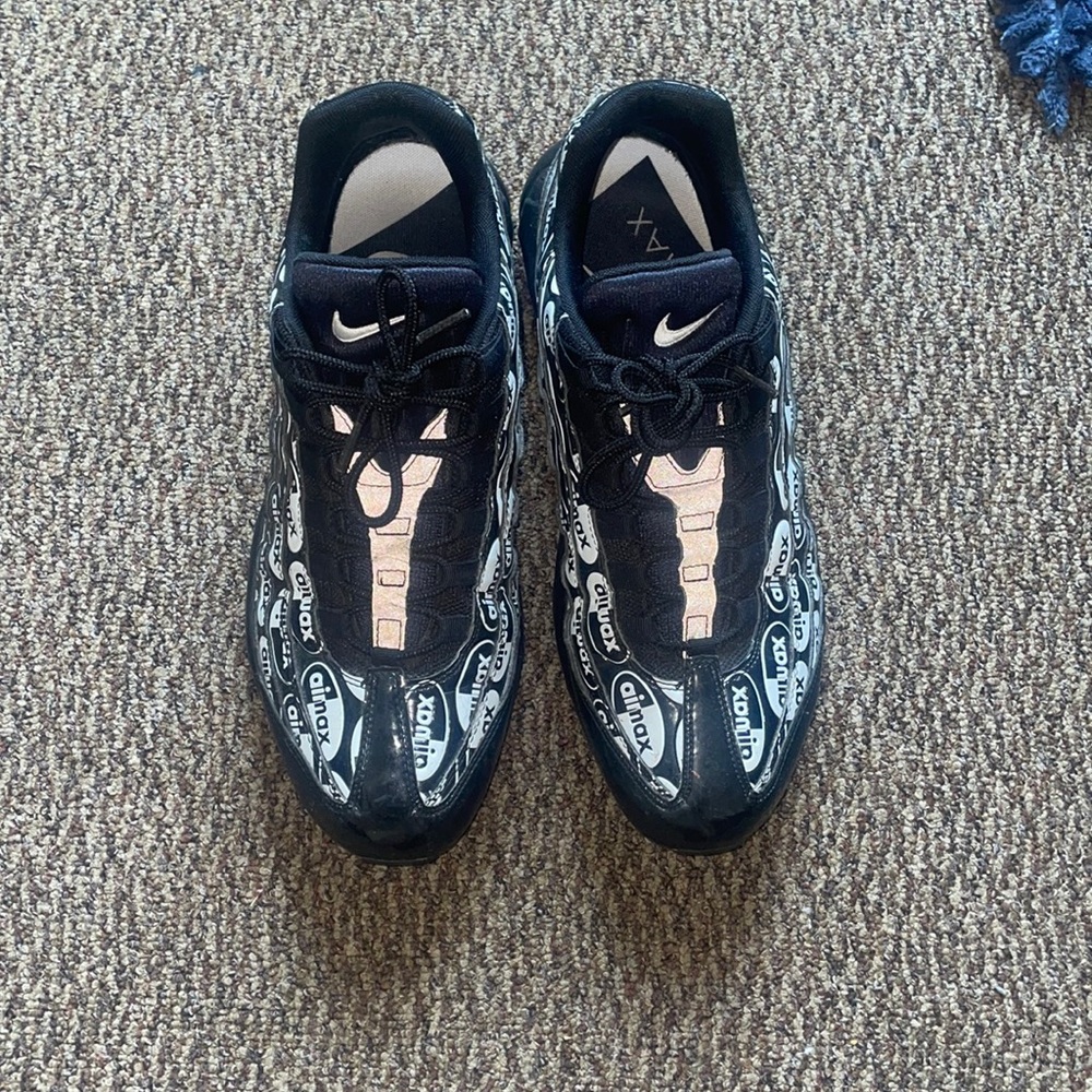 Black Nike Air Max